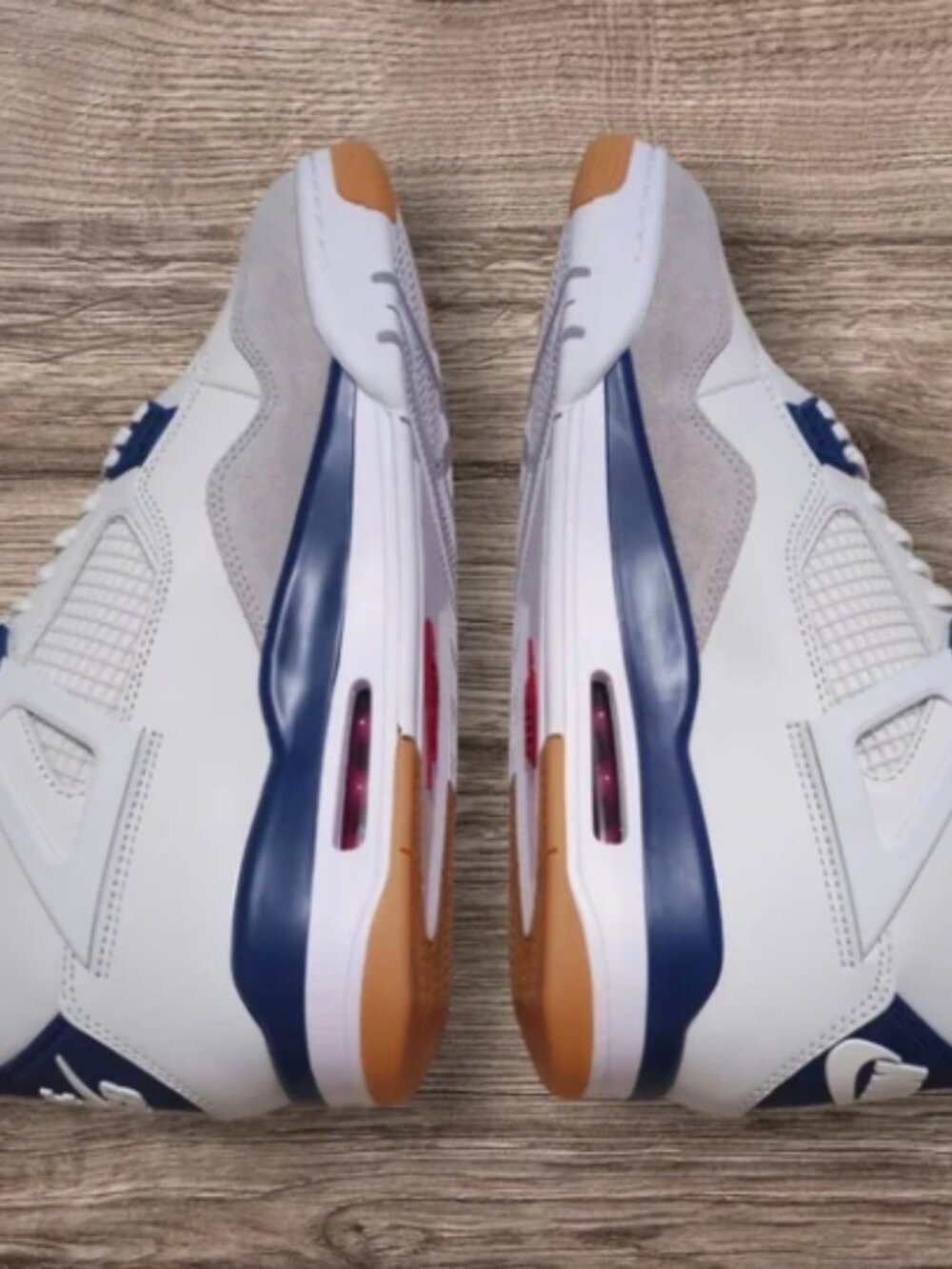 Air Jordan 4 Retro SB Navy Sneakers